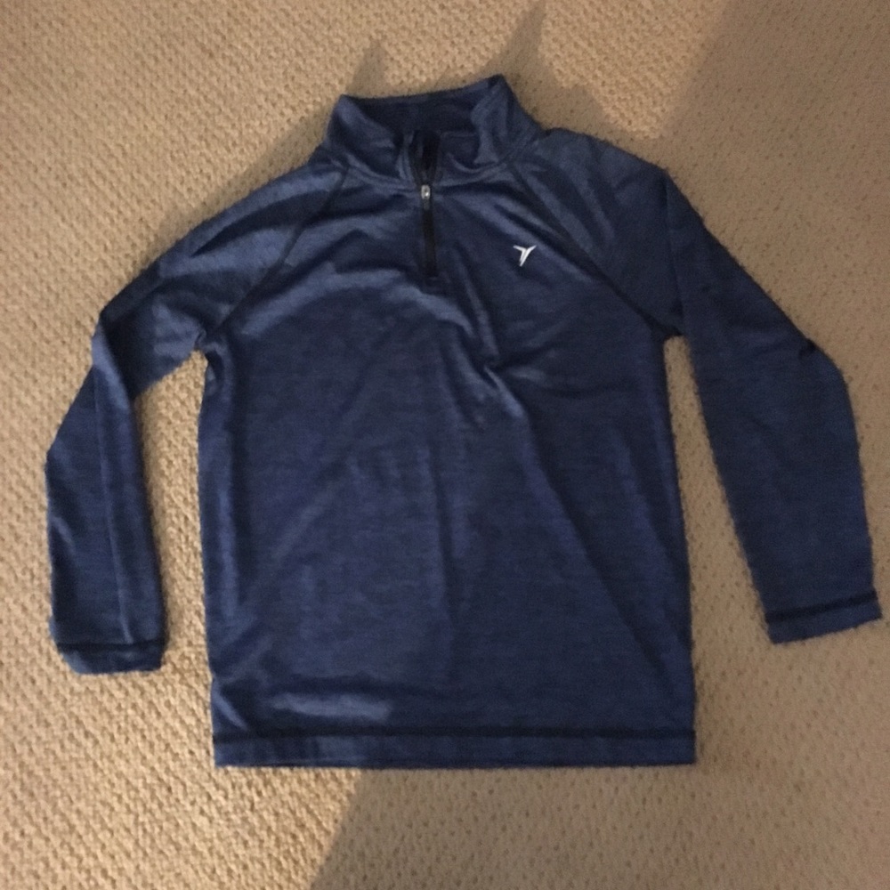4 athletic T-shirt’s and long sleeves
